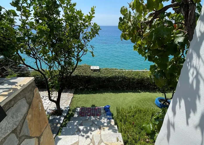 度假居 洛瑞别墅 *