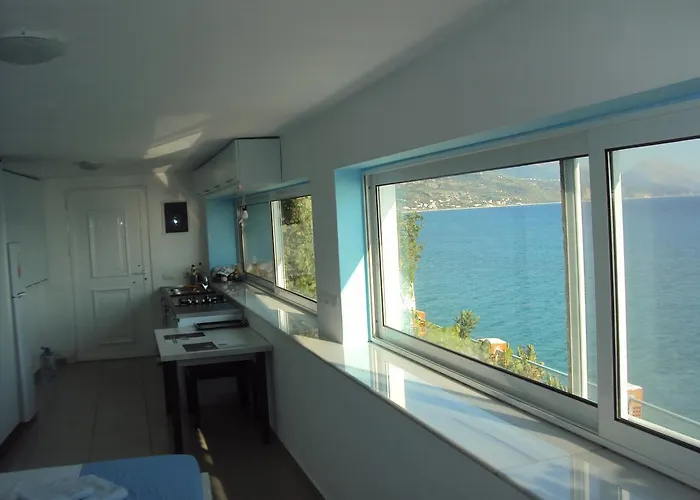 度假居 洛瑞别墅 *